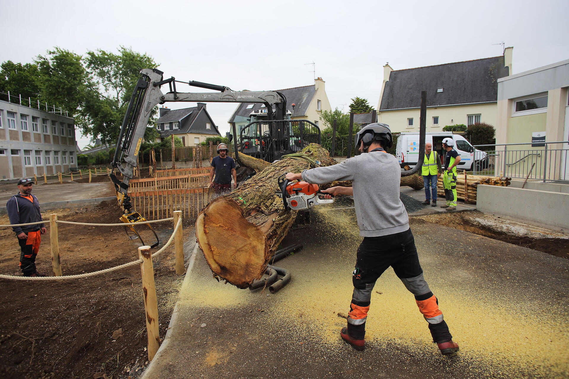 Travaux en cours de la végétalisation de l’école pauline Kergomard